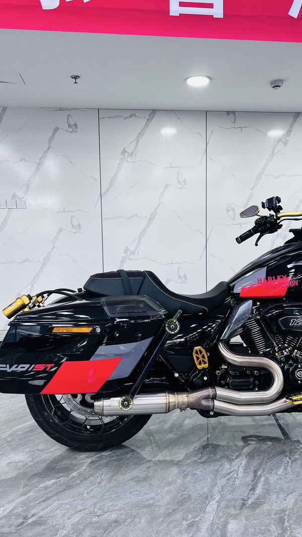 二手哈雷戴维森公路滑翔 Road Glide