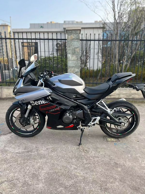 二手贝纳利龙卷风 Tornado 302R