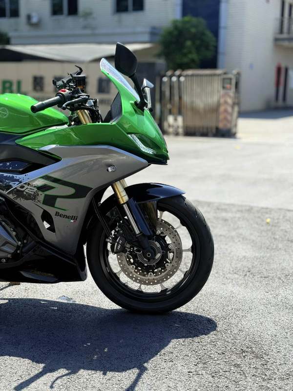 二手贝纳利龙卷风 Tornado 402R