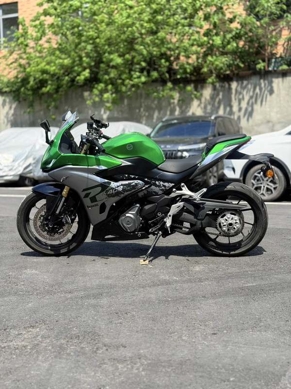 二手贝纳利龙卷风 Tornado 402R