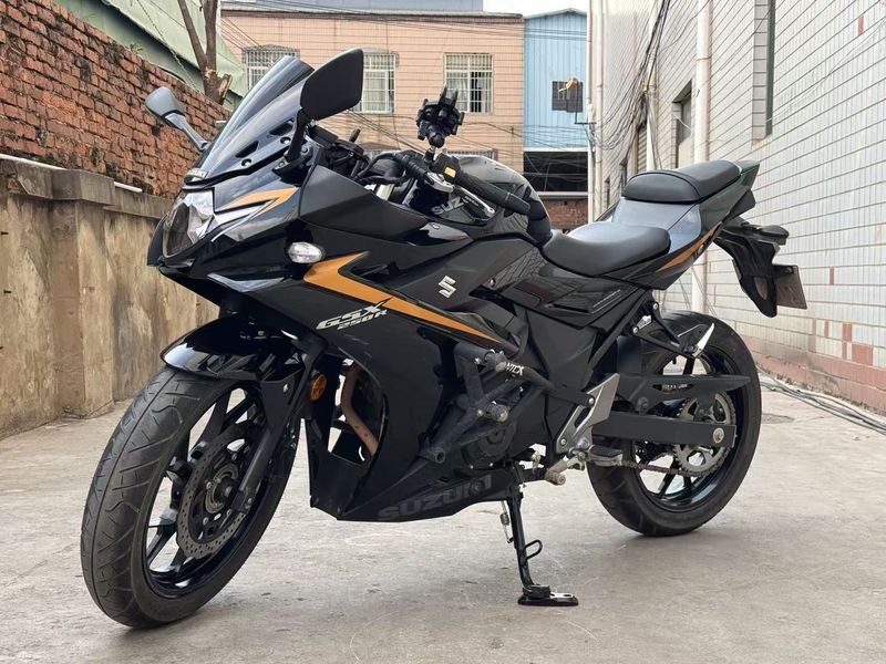 二手豪爵铃木GSX250R