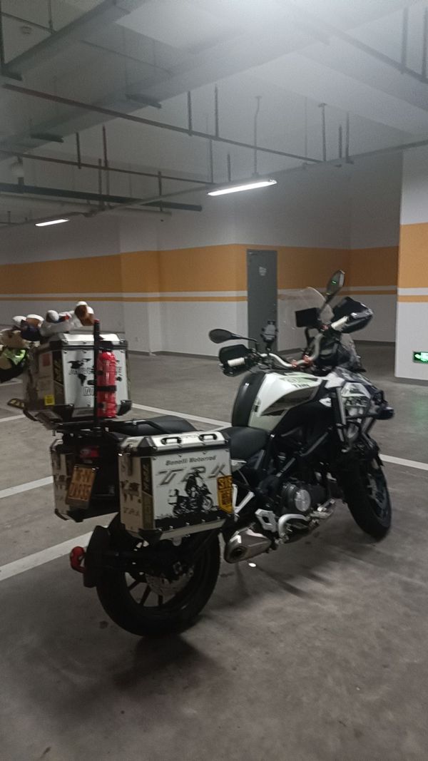 二手贝纳利金鹏 TRK502