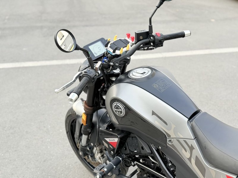 二手贝纳利幼狮 Leoncino 250