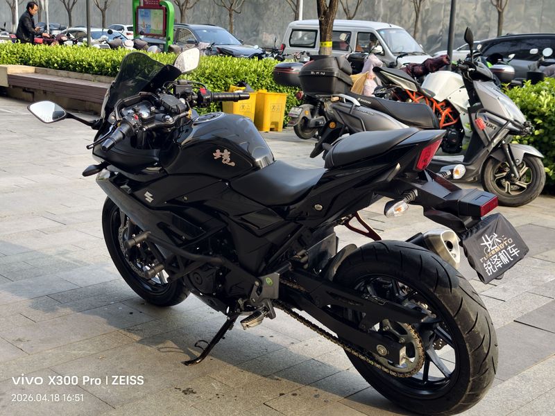 二手豪爵铃木GSX250R