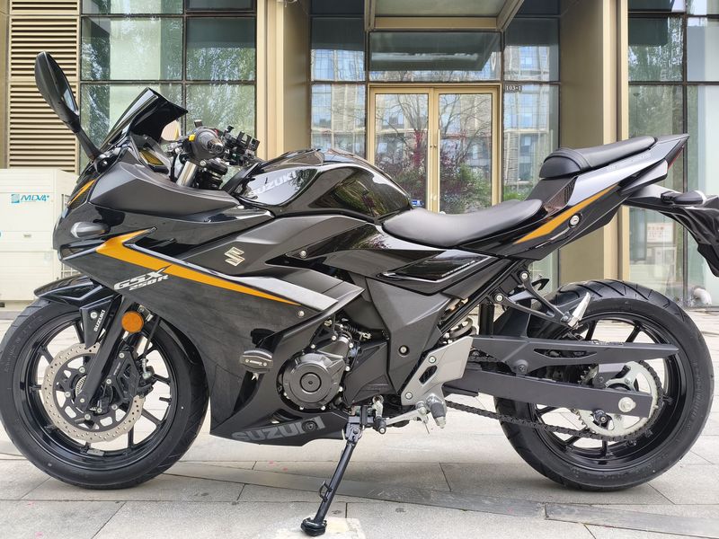 二手豪爵铃木GSX250R