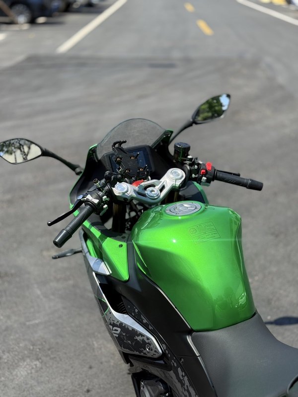 二手贝纳利龙卷风 Tornado 402R