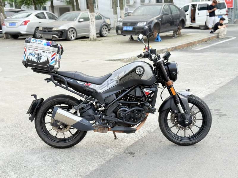 二手贝纳利幼狮 Leoncino 250