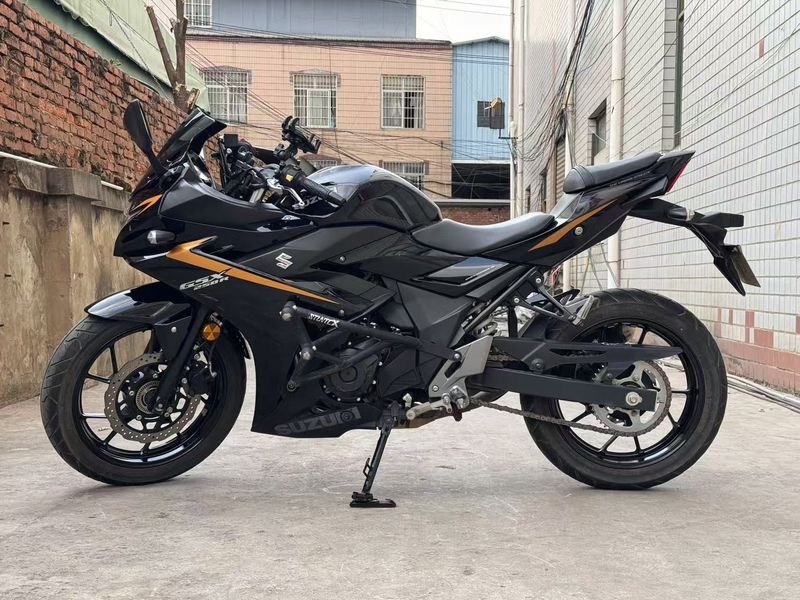 二手豪爵铃木GSX250R