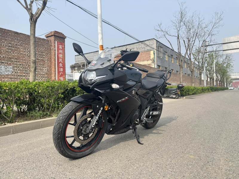 二手豪爵铃木GSX250R