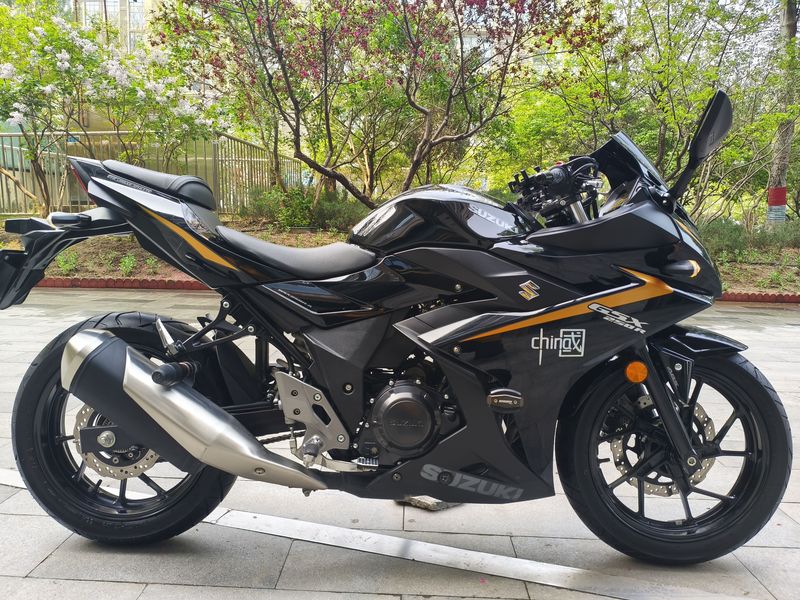 二手豪爵铃木GSX250R