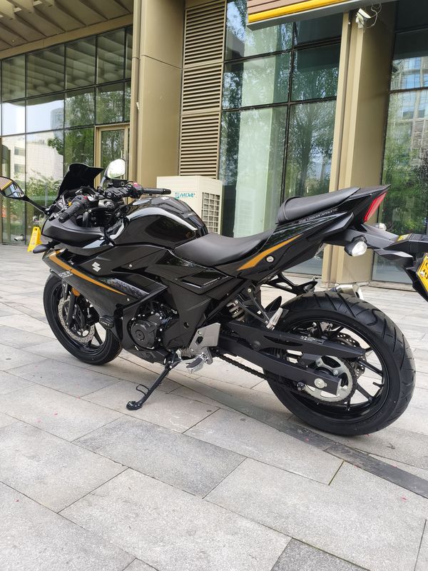 二手豪爵铃木GSX250R