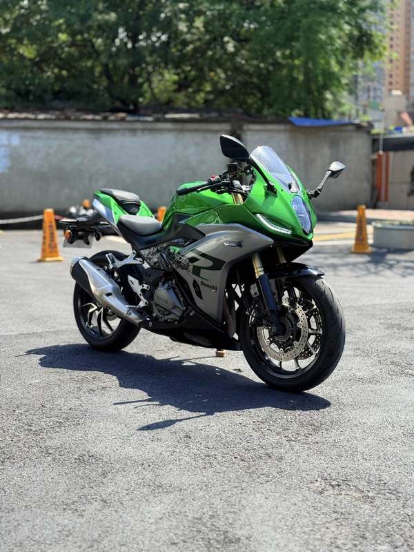 二手贝纳利龙卷风 Tornado 402R