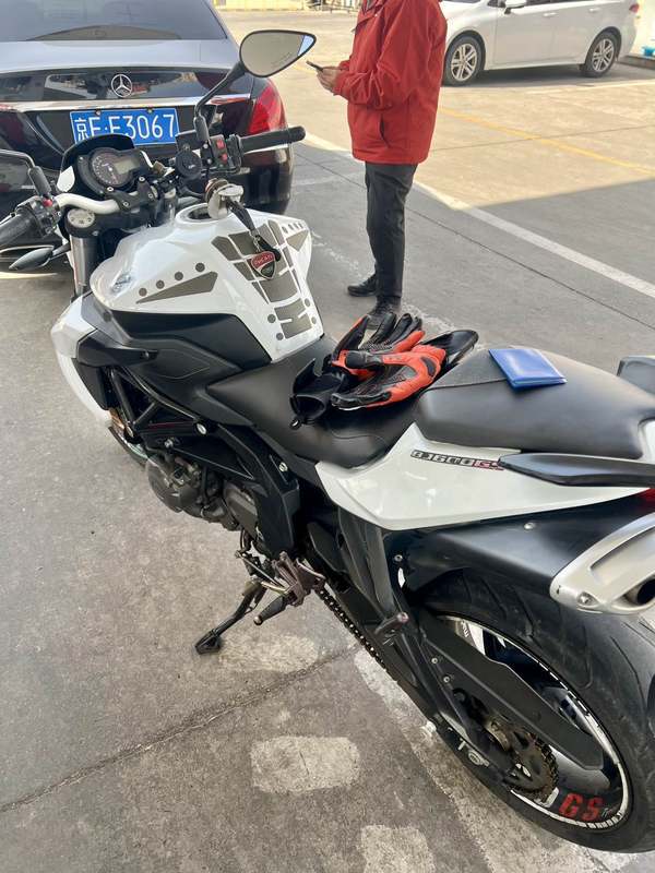 二手贝纳利TNT600i