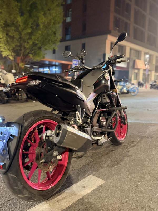 二手贝纳利幼狮 Leoncino 250