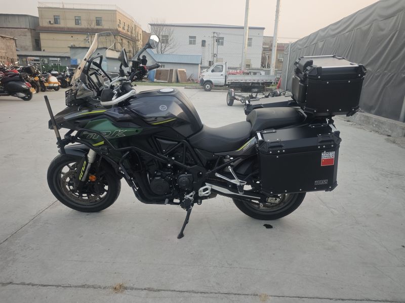 二手贝纳利金鹏 TRK502