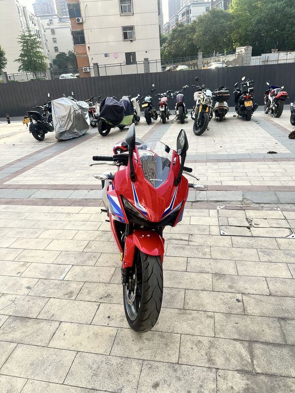 二手本田CBR400R