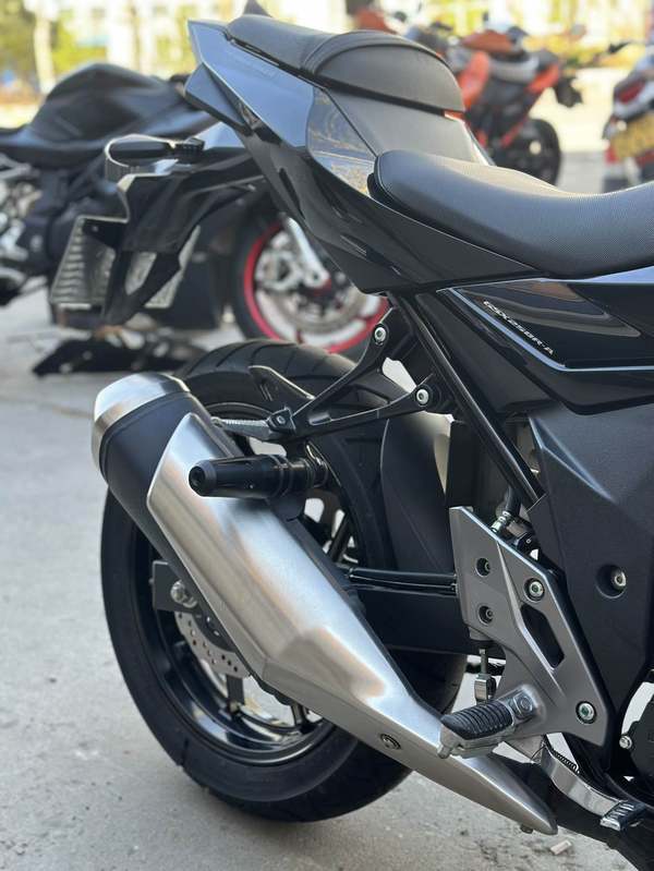 二手豪爵铃木GSX250R