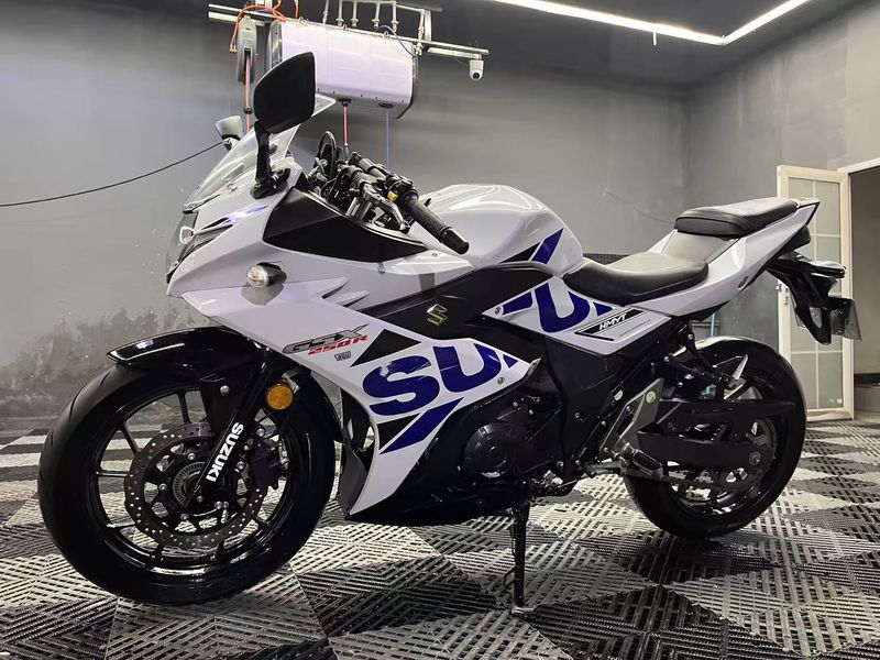 二手豪爵铃木GSX250R