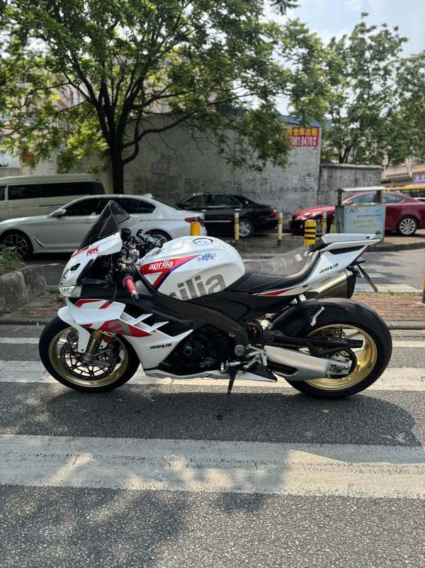 二手阿普利亚RSV4