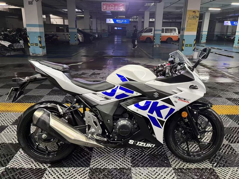 二手豪爵铃木GSX250R