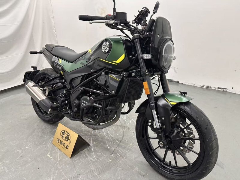 二手贝纳利幼狮 Leoncino 250