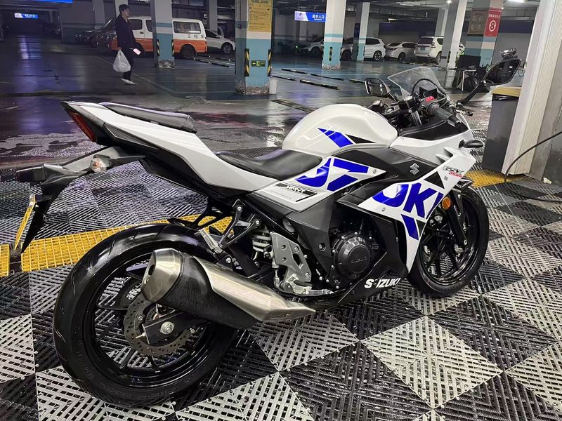 二手豪爵铃木GSX250R