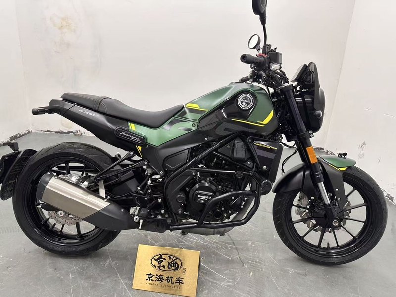 二手贝纳利幼狮 Leoncino 250