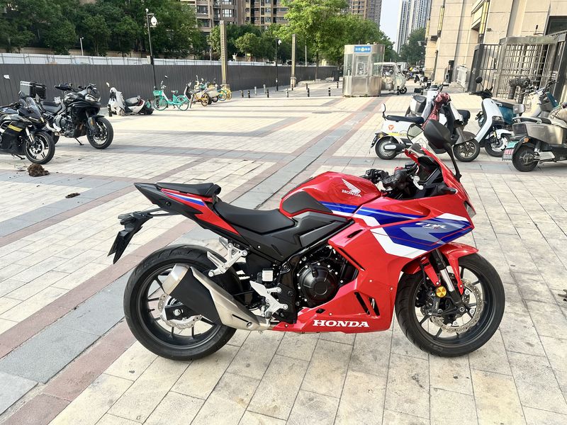 二手本田CBR400R