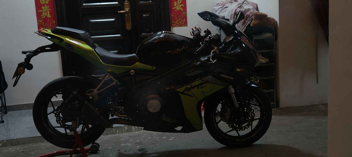 二手贝纳利龙卷风 Tornado 302R