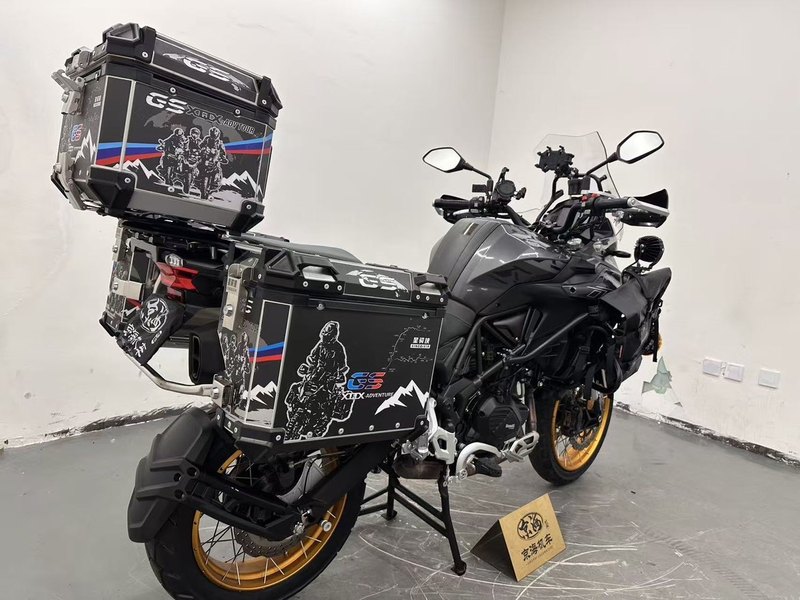 二手贝纳利金鹏 TRK502