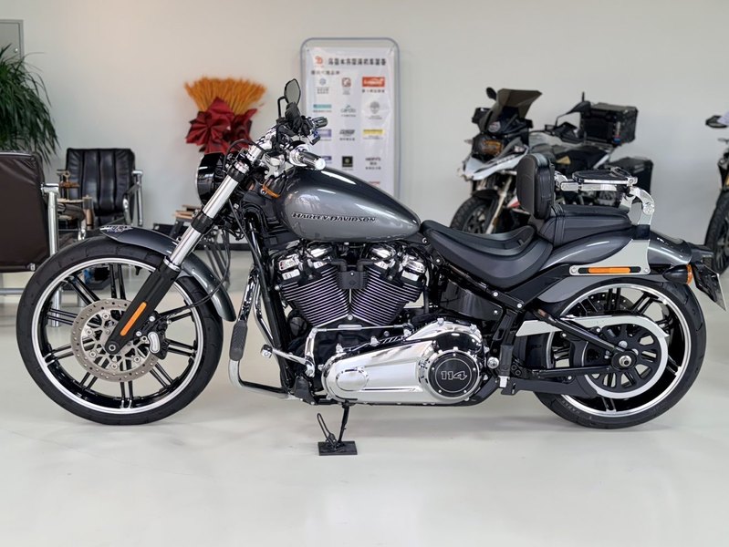 二手哈雷戴维森突破者 Breakout