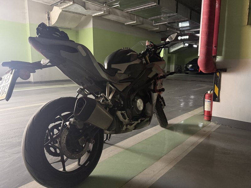 二手贝纳利龙卷风 Tornado 302R