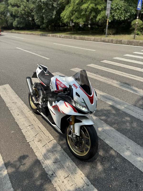 二手阿普利亚RSV4