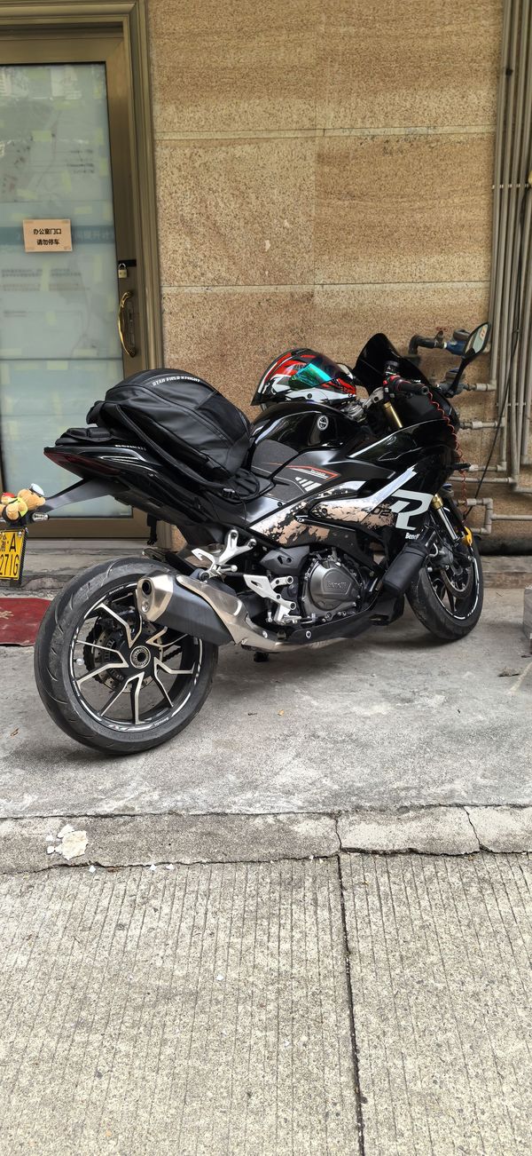 二手贝纳利龙卷风 Tornado 402R