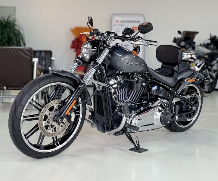 二手哈雷戴维森突破者 Breakout