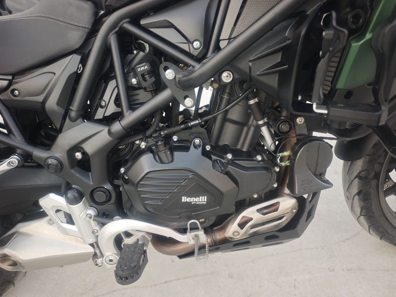 二手贝纳利金鹏 TRK502