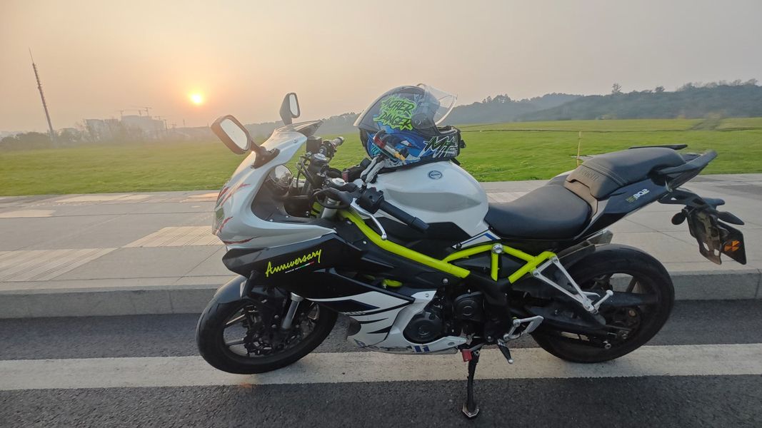 二手贝纳利龙卷风 Tornado 302R