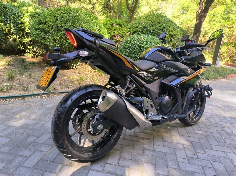二手豪爵铃木GSX250R