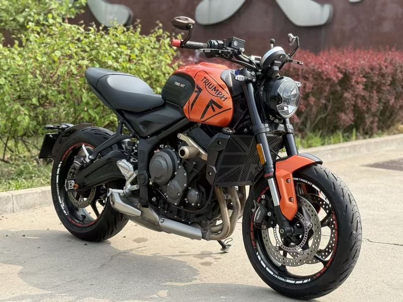 二手凯旋Trident 660