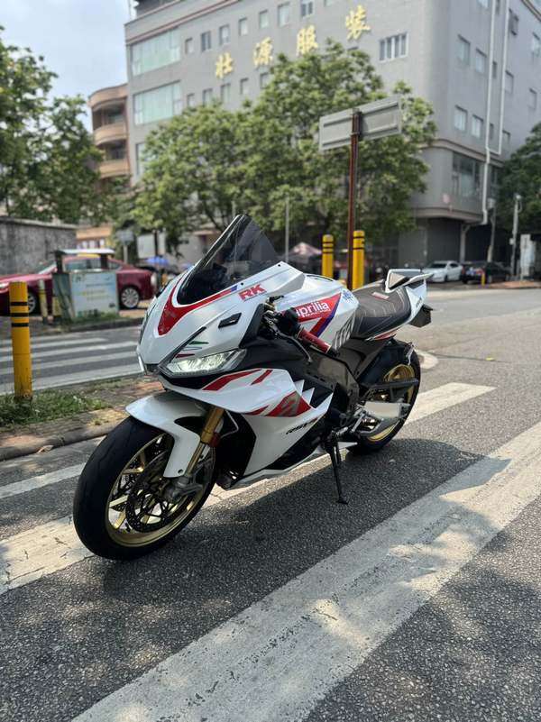 二手阿普利亚RSV4