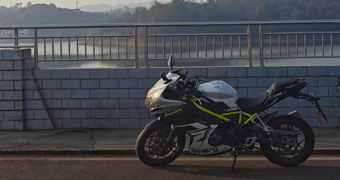 二手贝纳利龙卷风 Tornado 302R