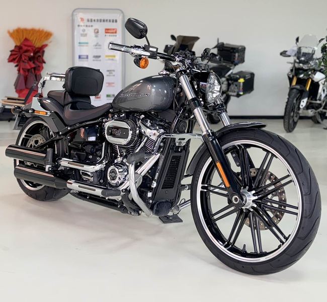 二手哈雷戴维森突破者 Breakout