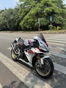 二手阿普利亚RSV4