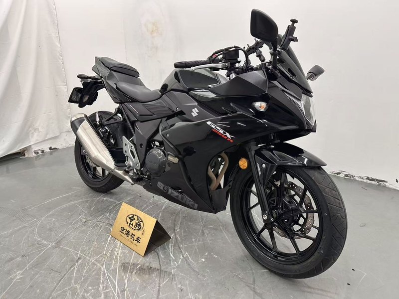 二手豪爵铃木GSX250R