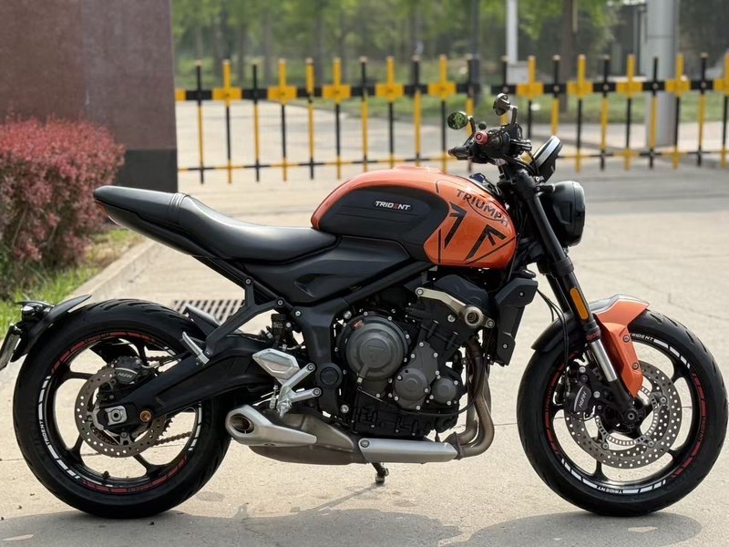 二手凯旋Trident 660