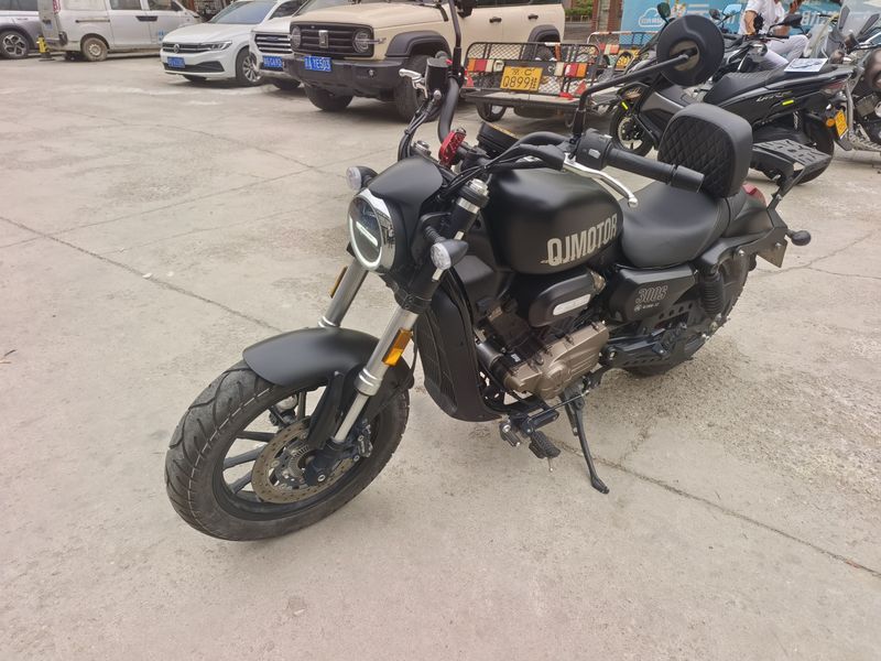 二手QJMOTOR闪300