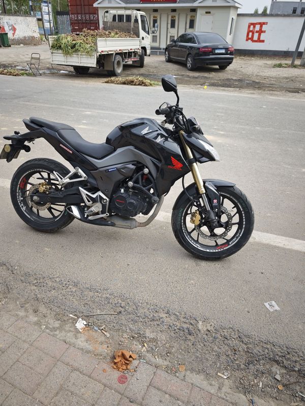 二手五羊本田CB190R 暴锋眼