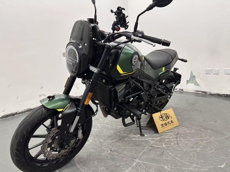 二手贝纳利幼狮 Leoncino 250