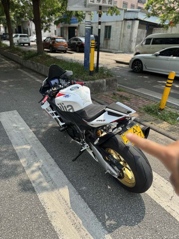 二手阿普利亚RSV4