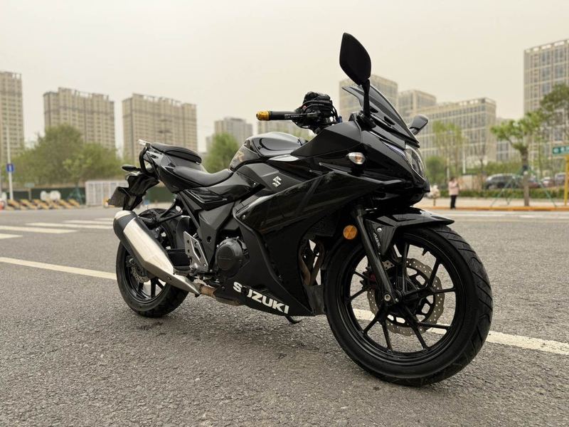 二手豪爵铃木GSX250R
